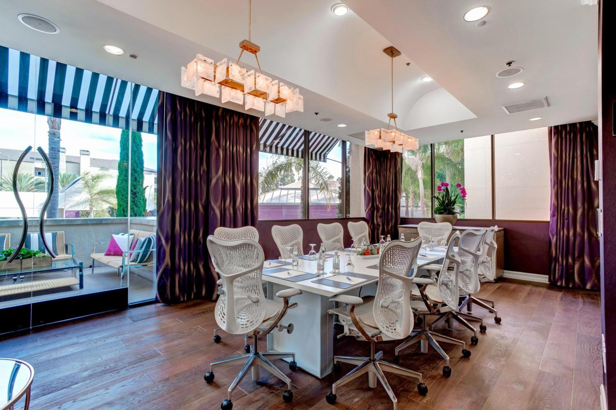 Avenue Of The Arts Costa Mesa, A Tribute Portfolio Hotel Екстериор снимка